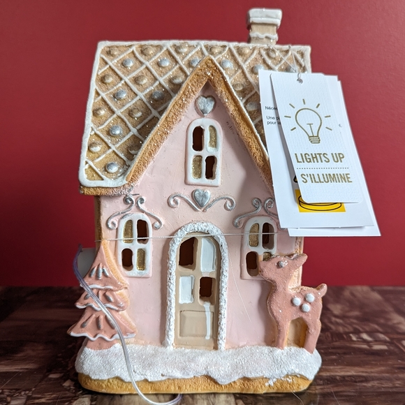 ❌SOLD❌Pastel "Pinkmas" Light Up 💡 Gingerbread House - Picture 2 of 10